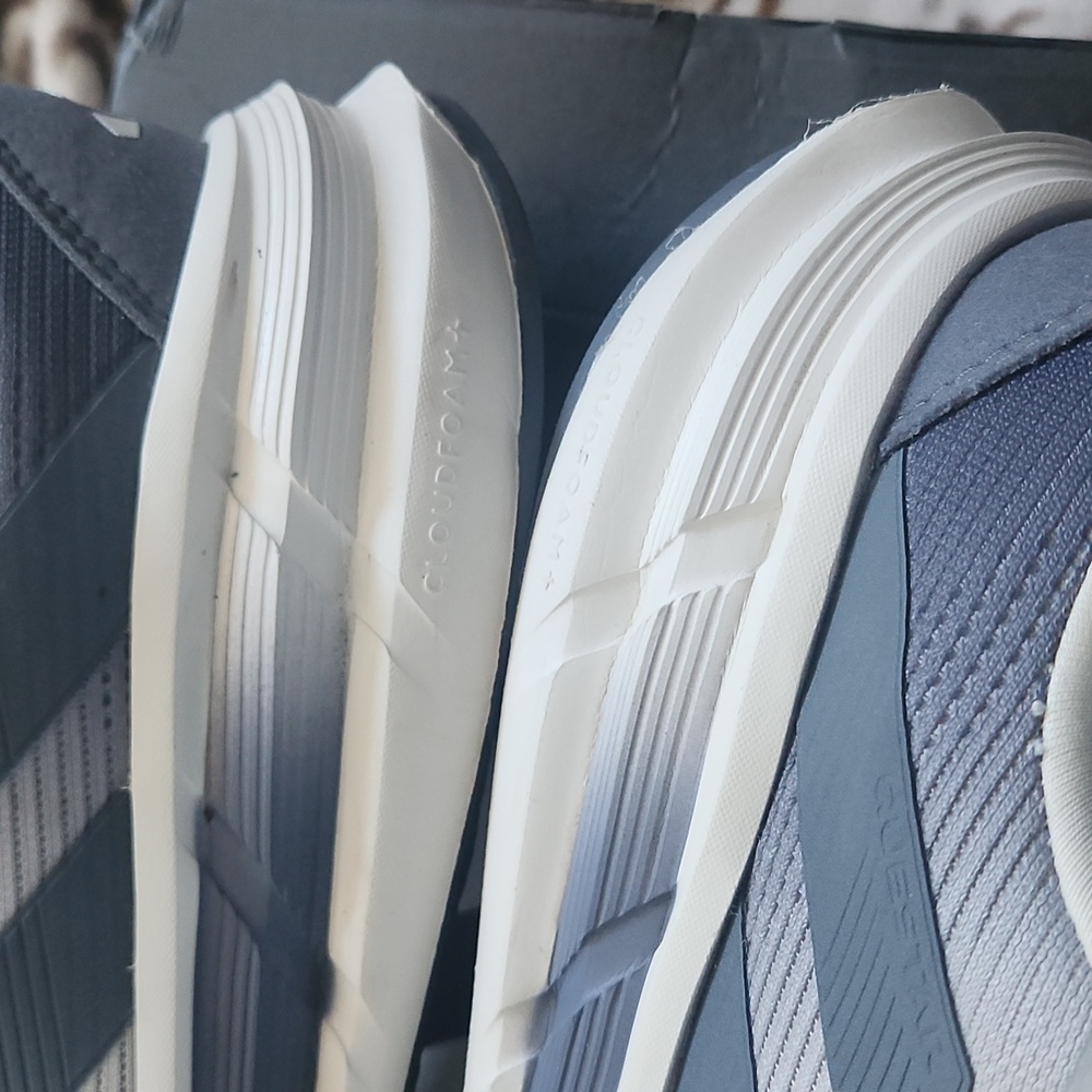 ♥️Adidas Questar 3 Men's White and Gray Sneakers - Picture 5 of 9